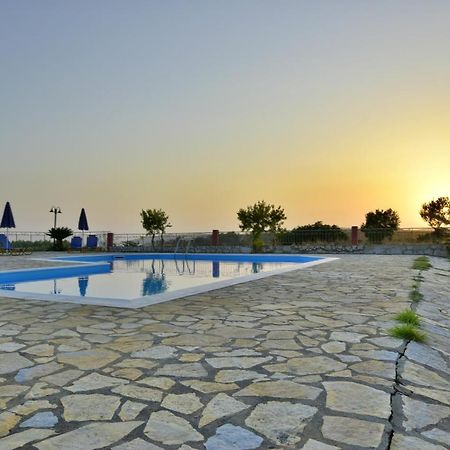 Gerasimoula Studios Τραπεζάκι Εξωτερικό φωτογραφία